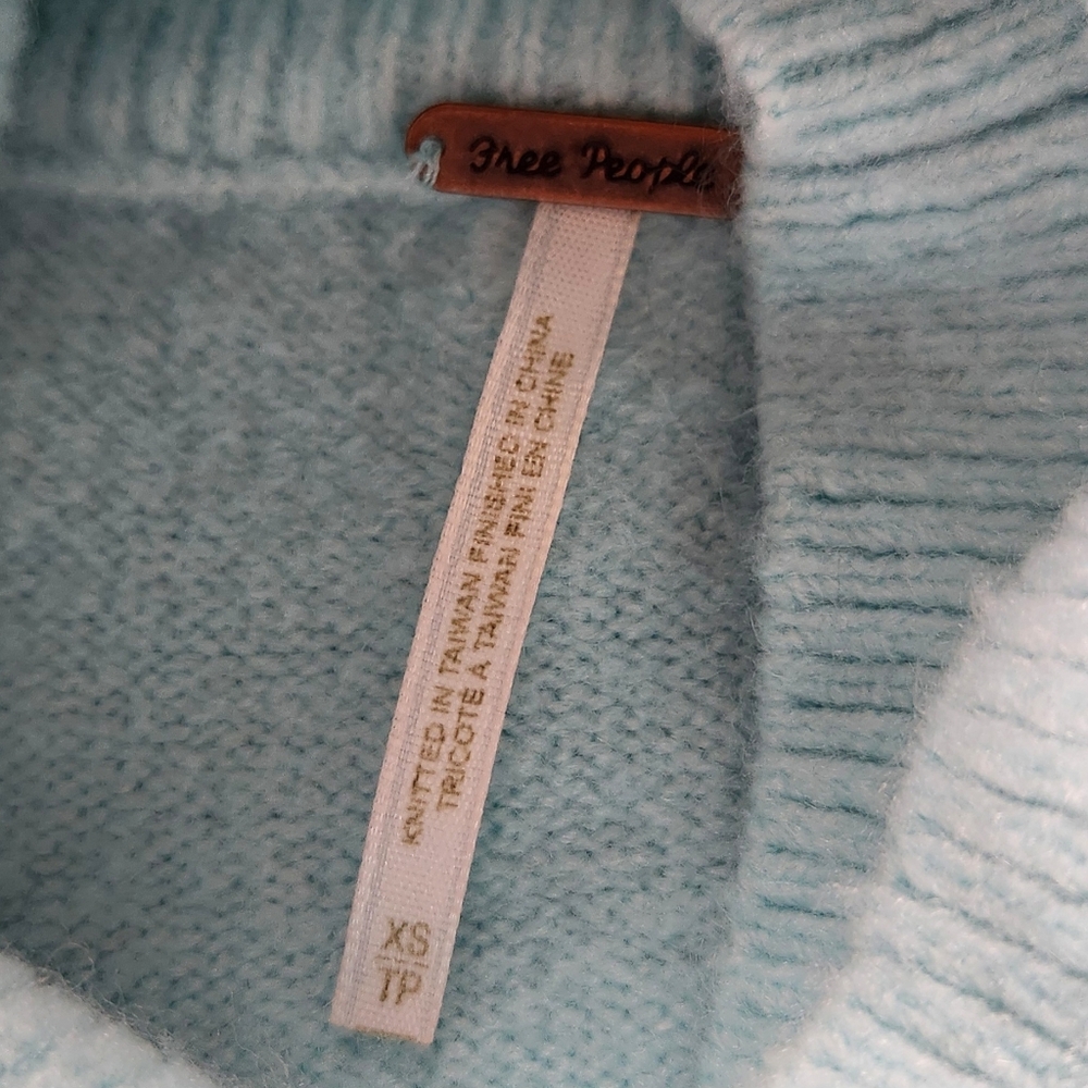 Free People "Afterglow Mock Neck Sweater" Oversize Ice Blue, Women's Size XS - Picture 7 of 11